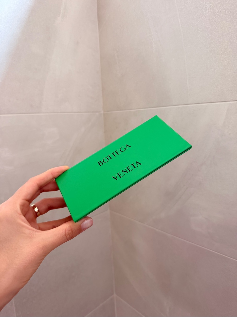 Authentic Bottega Veneta Green Sunglasses Eyeglasses Case + Cleaning Cloth - Picture 2 of 4